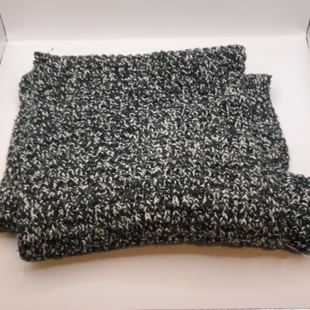 Black & White Knit Scarf 6 Ft!